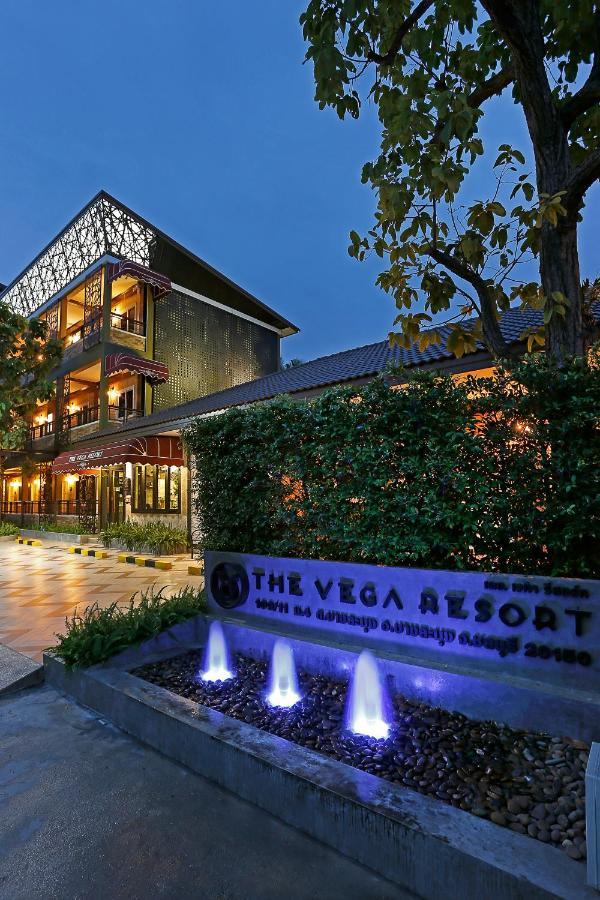 The Vega Resort Chonburi Bagian luar foto